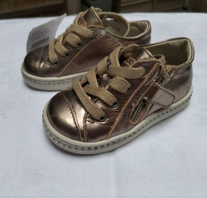 Chaussures dorées baby fille taille 19 - photo numéro 1