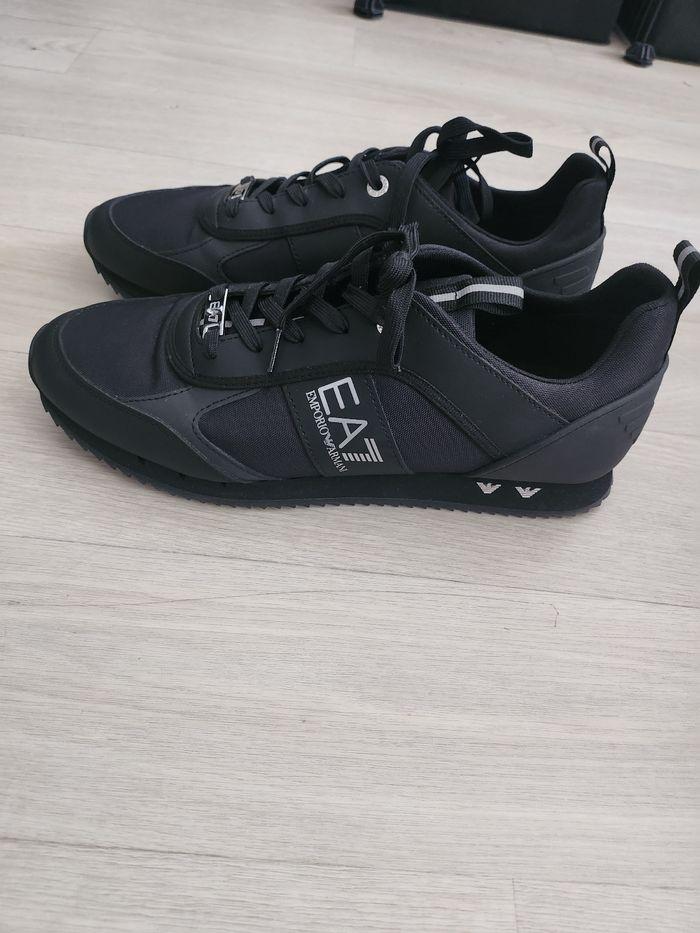 Baskets neuve Emporio Armani homme taille 46 - photo numéro 1