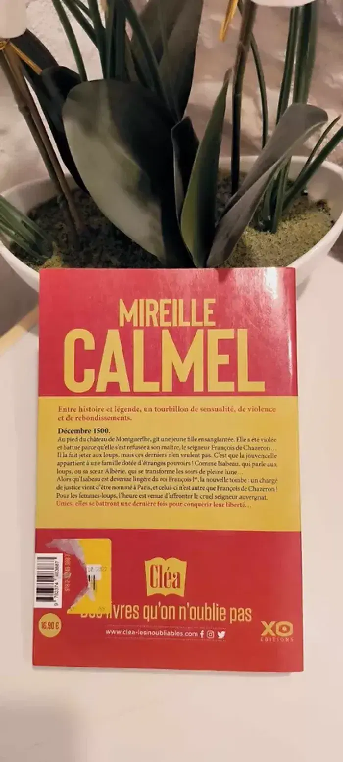 livre Le Bal Des Louves Intégrale - mireille calmel comme neuf - photo numéro 2