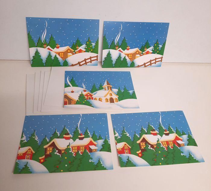 Lot de 5 cartes de Noël village enneigé dans une forêt de sapins - photo numéro 1