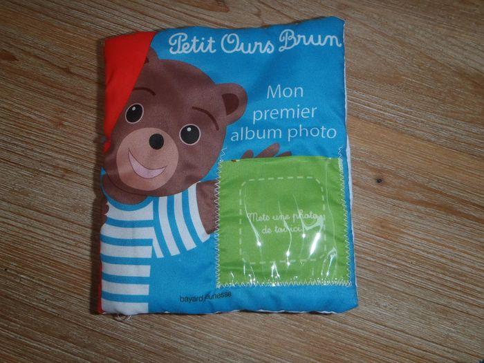 livre tissus - petit ours brun - photo numéro 1