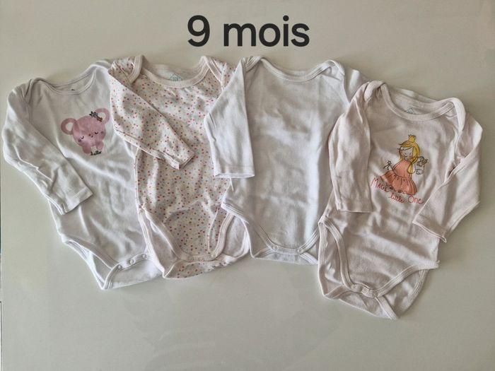 Lot 4 bodys 9 mois Tex In Extenso - photo numéro 1