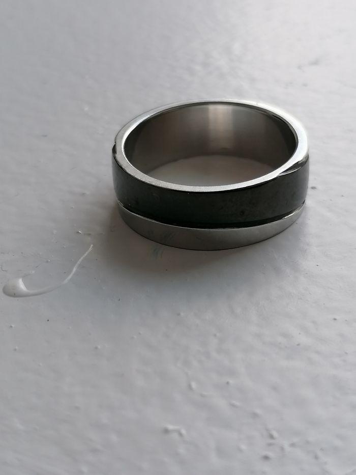 Bague couleur acier et noire - photo numéro 3