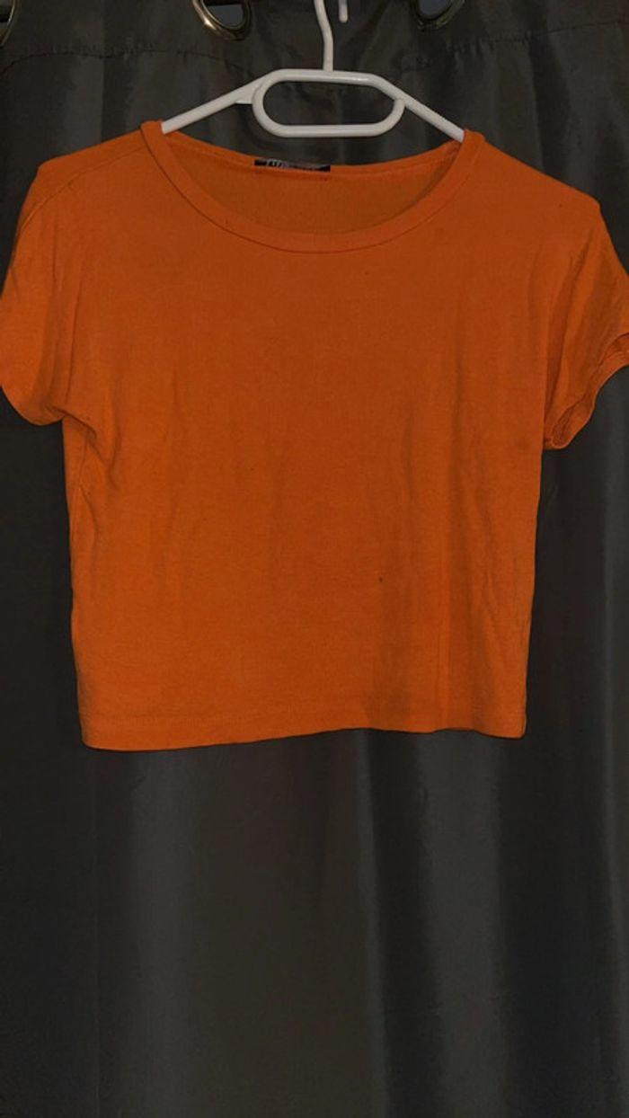 T-shirt court orange Zara - photo numéro 1