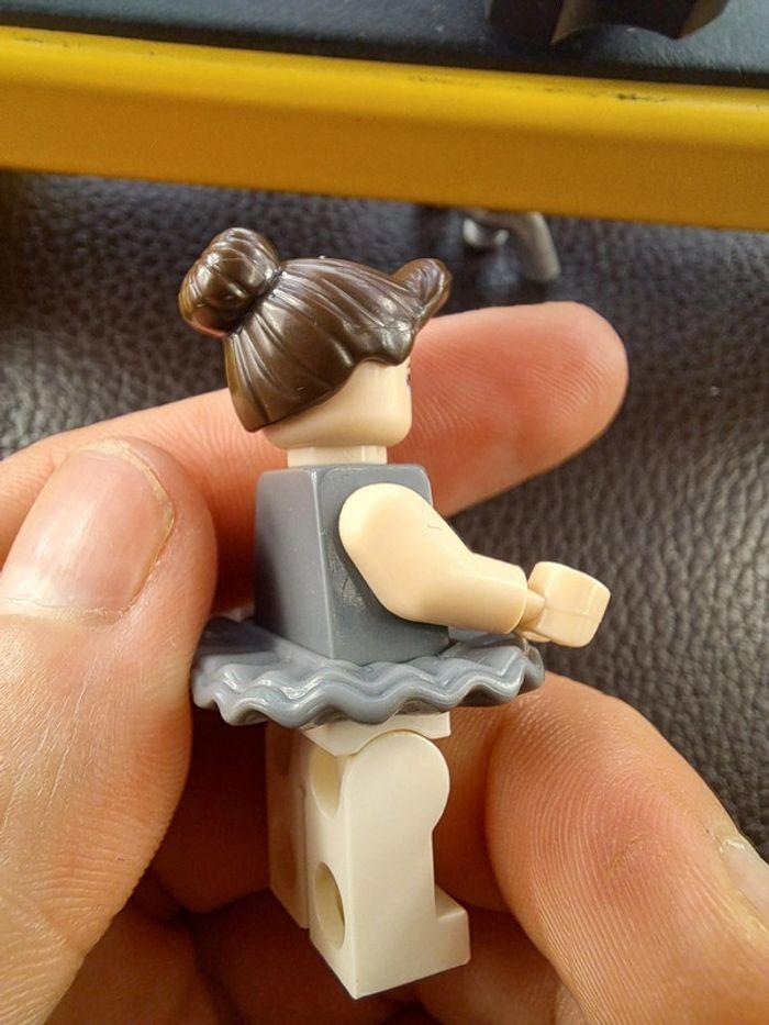 Figurine Lego compatible Danseuse - photo numéro 7