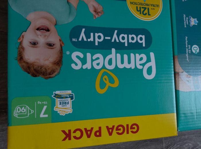 Lot 2 cartons de couches Pampers baby-dry - photo numéro 2