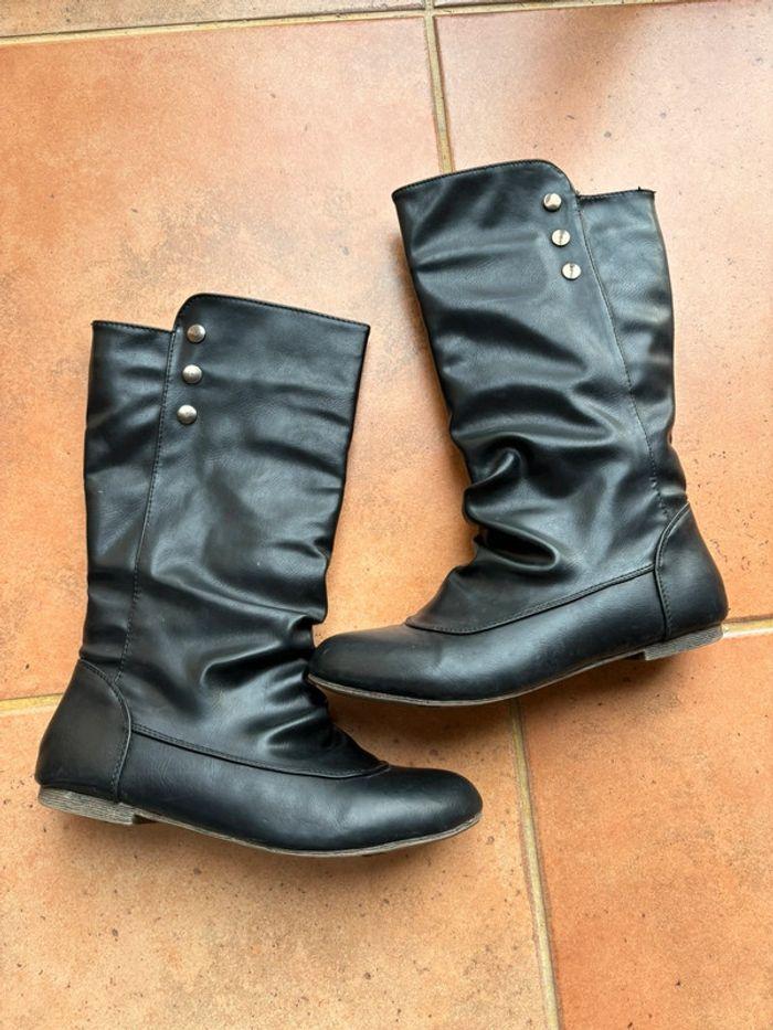 Bottes noires 38 - photo numéro 1