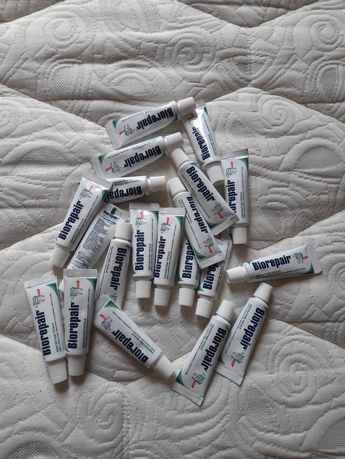 Lot de dentifrice - photo numéro 1