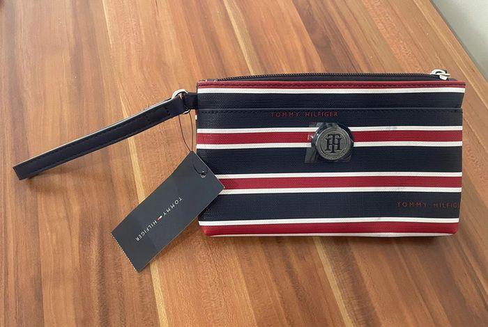 Pochette tommy hilfiger - photo numéro 1