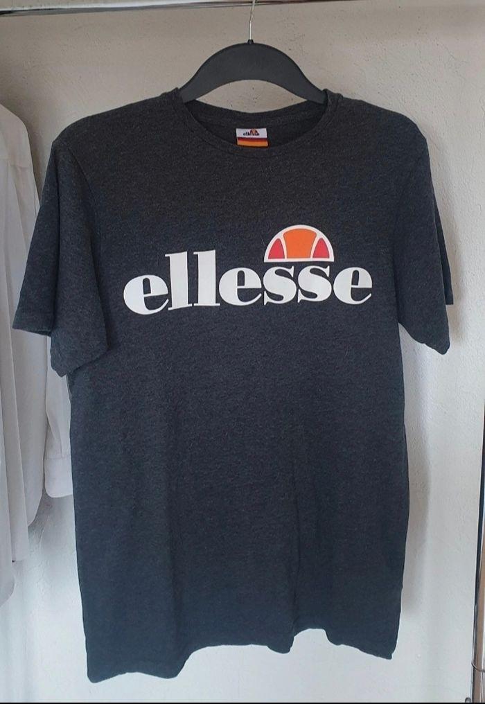 T-shirt femme Ellesse taille 36 - photo numéro 1