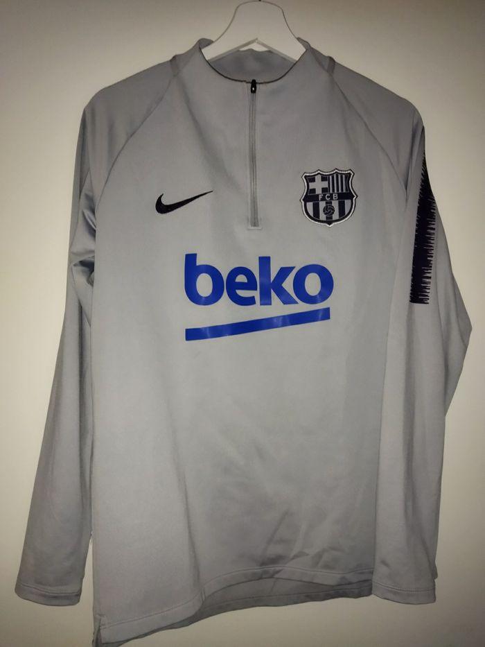 Haut 1/4 zip Nike FC Barcelone taille M - photo numéro 1