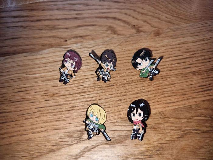 Broches SNK l attaque des titans - photo numéro 1