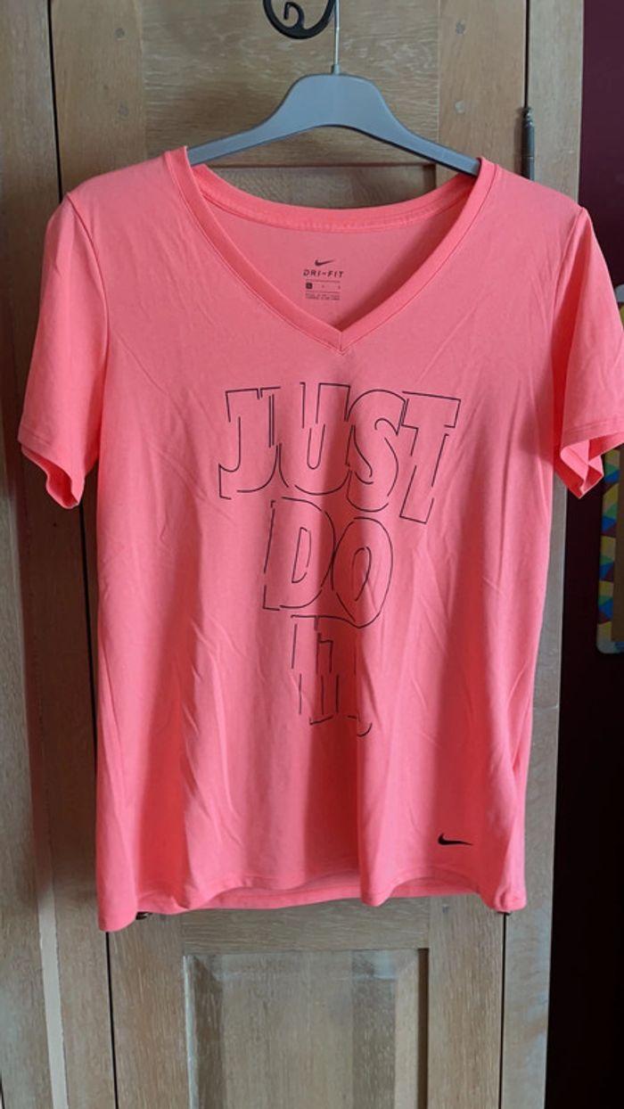 T-shirt Nike - photo numéro 1