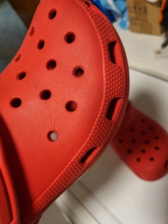 🌺 crocs femme rouge taille 10 - photo numéro 3