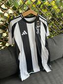 Maillot Juventus neuf Taille L