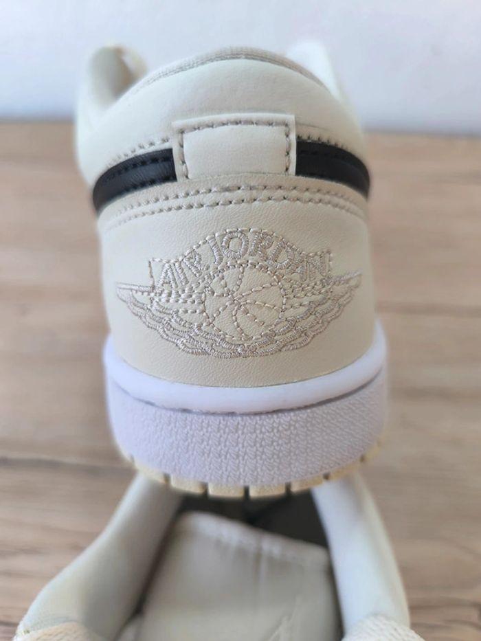 Baskets Jordan one low coconut milk pointure 40 porté deux fois avec boîte d'origine - photo numéro 8