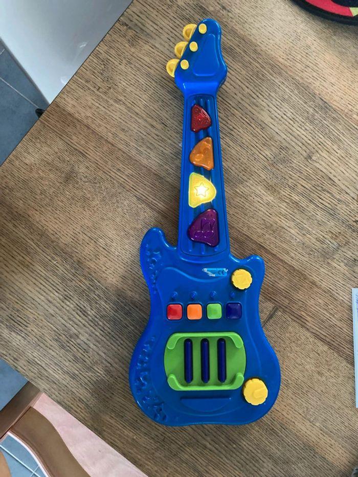 Guitare bleue pour enfant - photo numéro 1