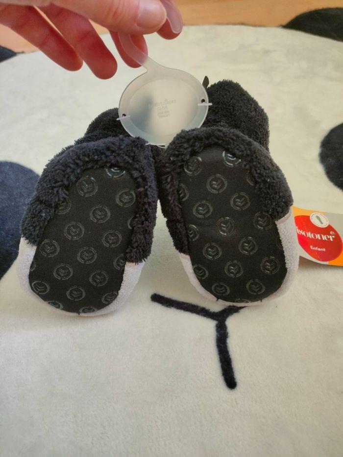 Chaussons bébé marque isotoner taille 17/18 - photo numéro 5