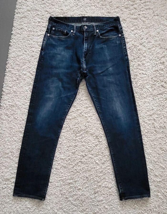 Jean droit bleu foncé Gap Taille 42 - photo numéro 1