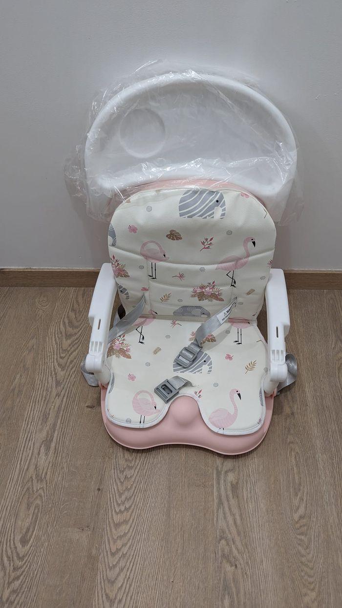 Réhausseur chaise pour bébé jamais utilisé - photo numéro 2