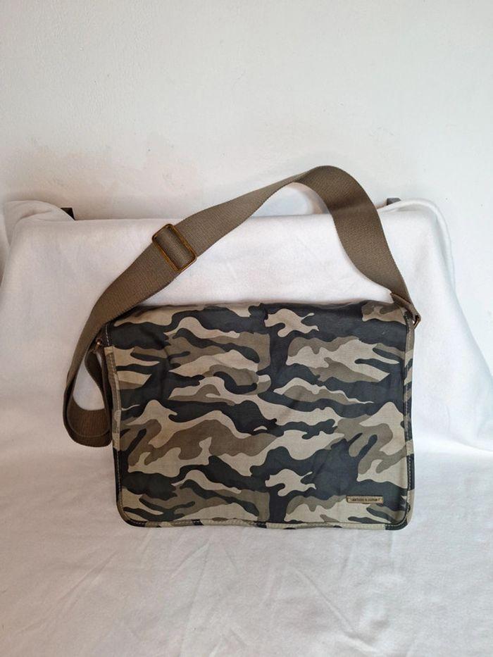 Sac bandoulière édition limitée Arthur & aston camouflage - photo numéro 1