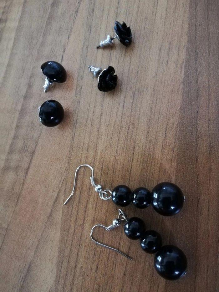 Lot 3 Boucles d'oreilles noires - photo numéro 1