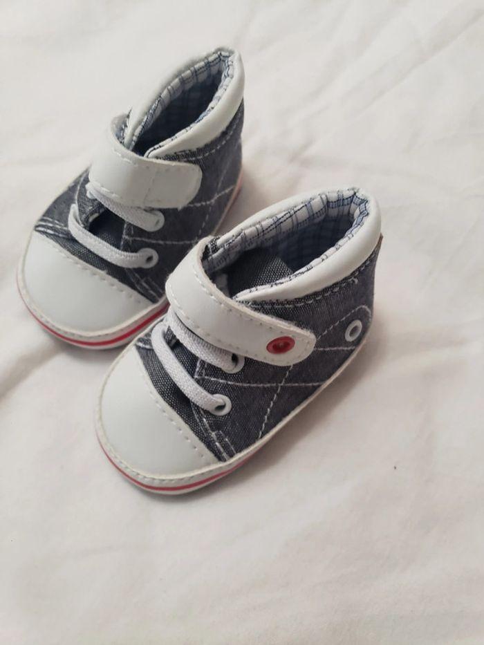 Chaussure taille 17 pour bébé 3 mois fille ou garçon - photo numéro 1