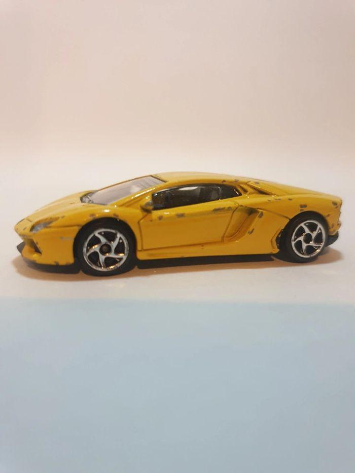 Majorette 219E Lamborghini Aventador jaune - 1/64 - photo numéro 1