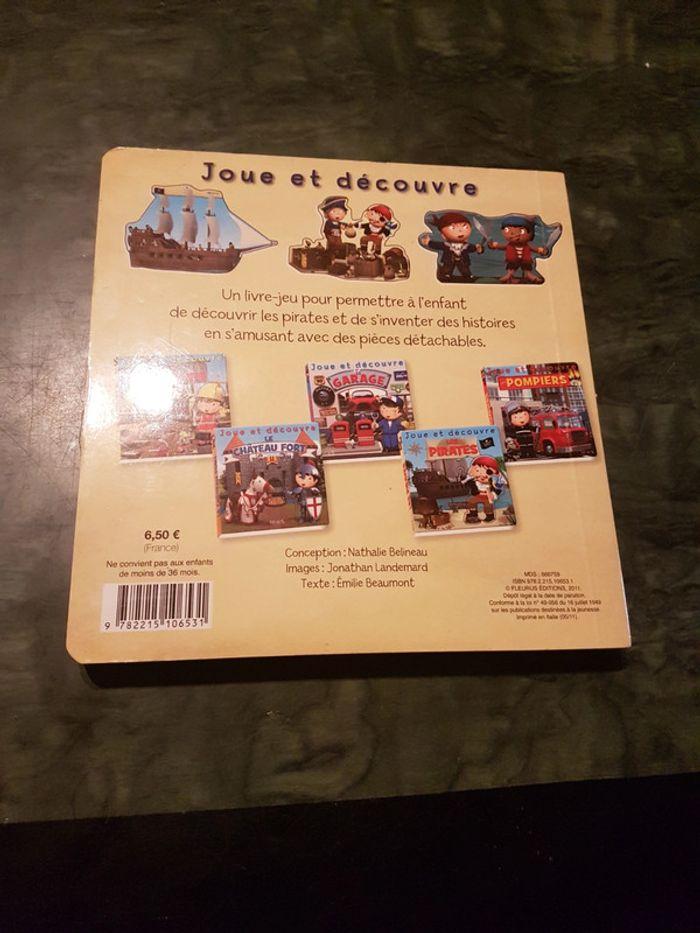 Livre "Joue et découvre les Pirates" - photo numéro 3