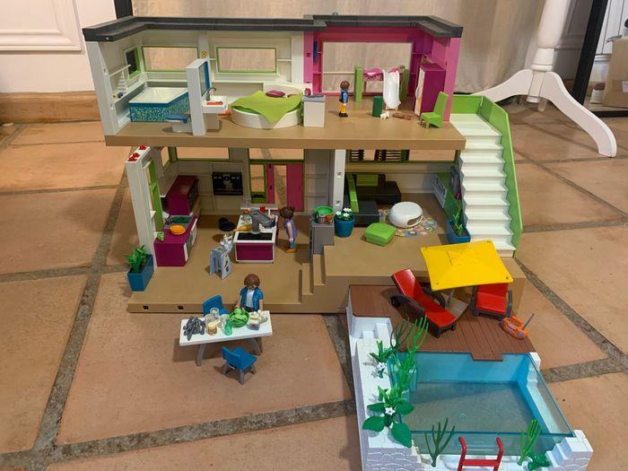 Maison moderne playmobil avec piscine - photo numéro 1