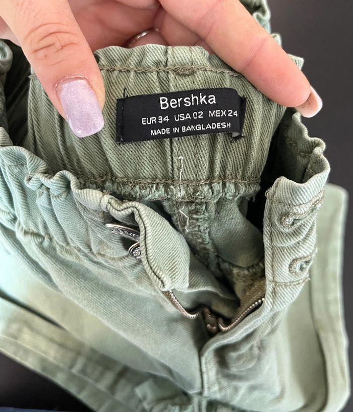 Short bershka taille 34 - photo numéro 3