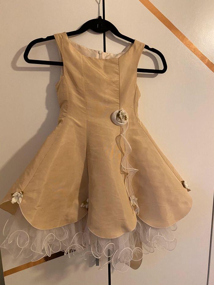 Robe fête fille 6 ans très bon état - photo numéro 1