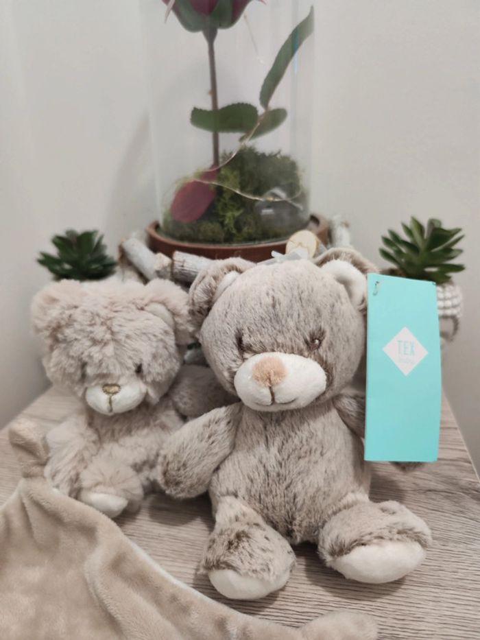 Peluche et doudou mouchoir ours 🐻 (étiquette coupée) - photo numéro 2