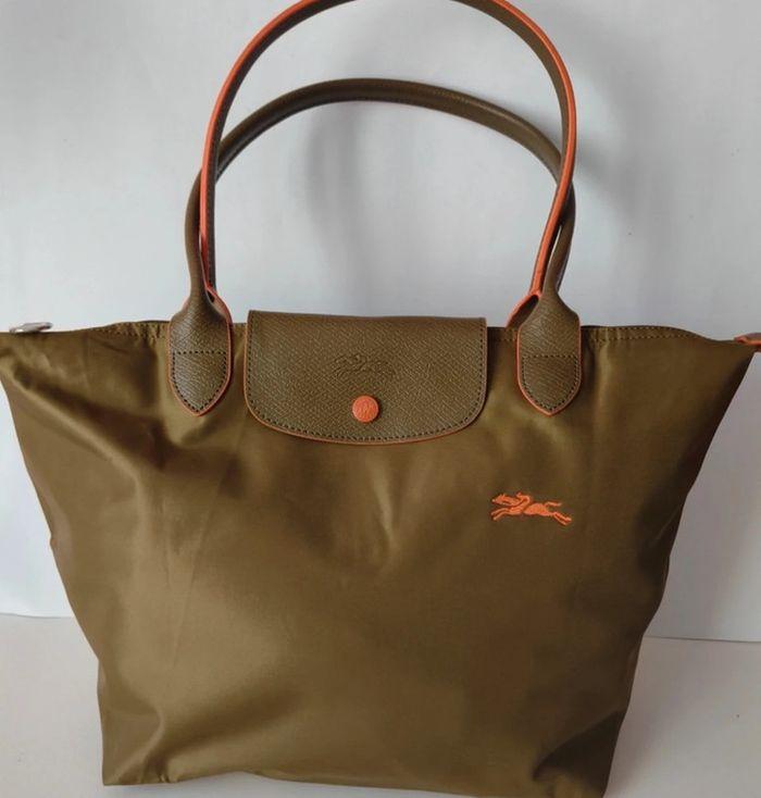 sac a main longchamp pliage L kaki orange - photo numéro 1