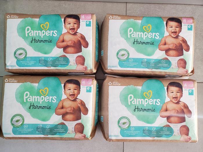 Lot de 4 paquets de couches PAMPERS harmonie taille 4 - photo numéro 1