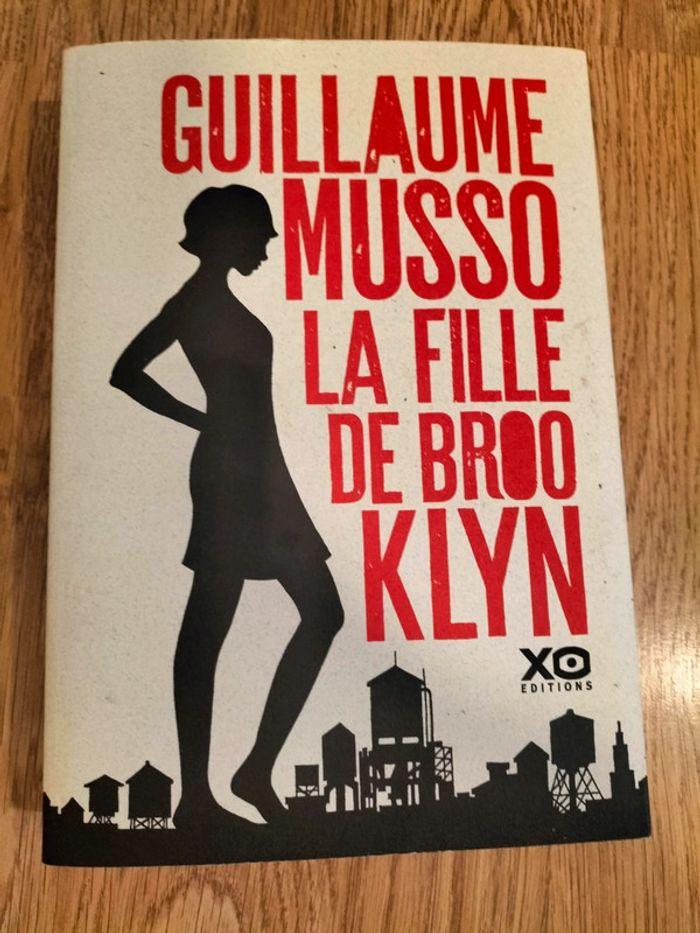 Livre grand format "La fille de Brooklyn" de Guillaume Musso - photo numéro 1