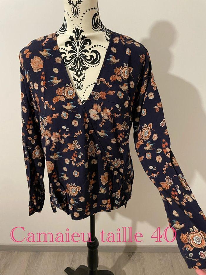 Blouse à manches longues effet cache cœur bleu marine à motifs fleurs camaïeu taille 40 - photo numéro 1