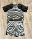 Ensemble Nike Noir et Gris Taille 7 ans - Comme Neuf