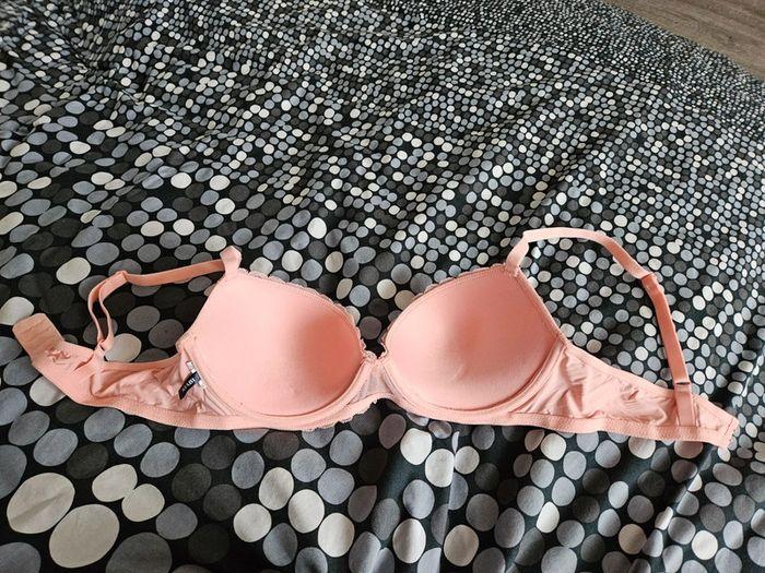 Soutien gorge Neuf 95 C rose kiabi - photo numéro 2