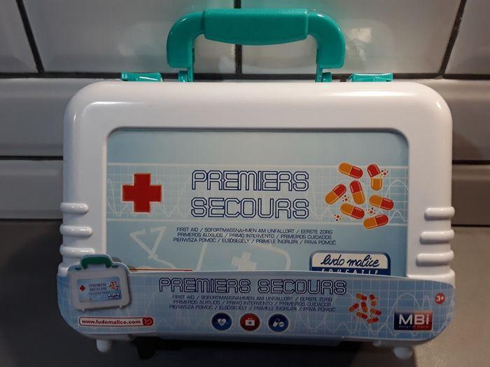 Mallette de docteur 1er secours - photo numéro 1