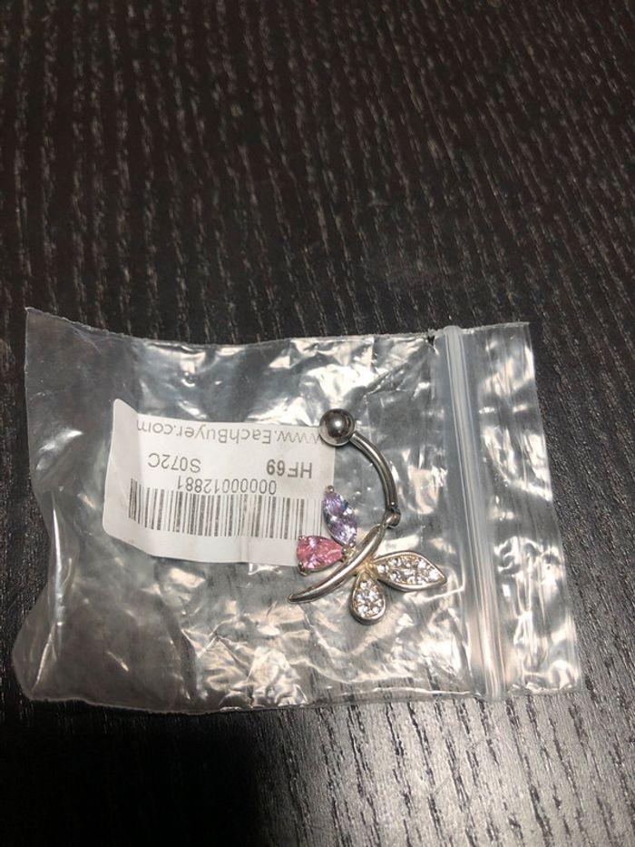 Piercing nombril papillon strass violet rose clear - photo numéro 1