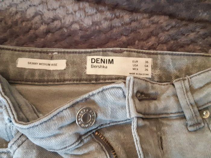 Jeans Bershka T32 (très petit 36) - photo numéro 3