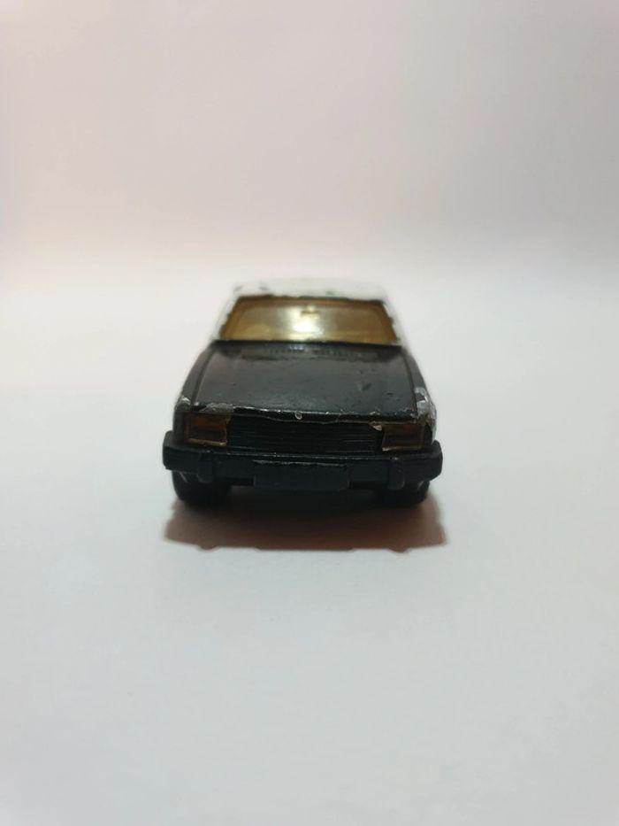 MC Toy Ford Granada 2.8 GL - 1/64 - photo numéro 3