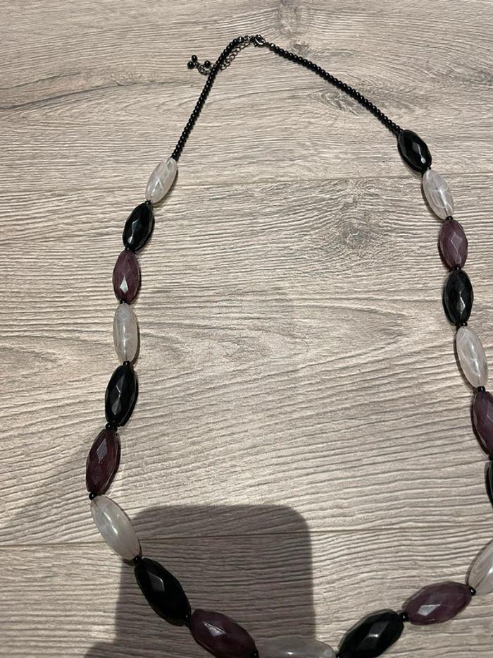 Collier long sautoir à perles noir blanc violet - photo numéro 3