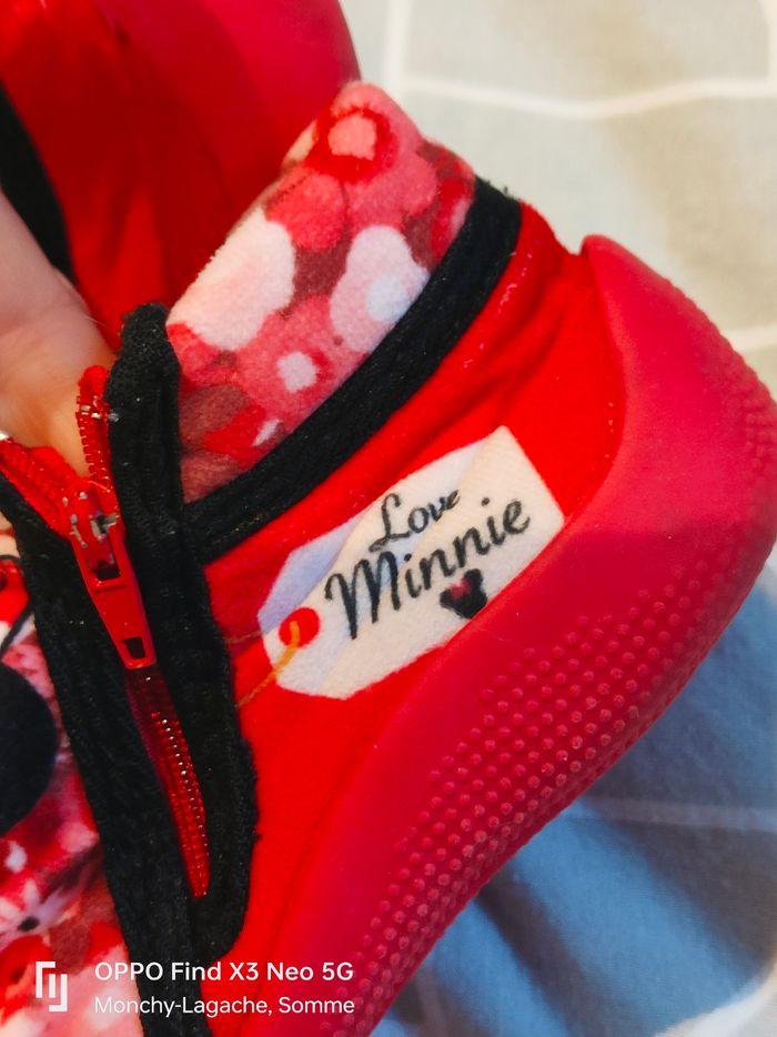 Chaussons Minnie love Disney pointure 22 0€50 -50% dès 2 achetés - photo numéro 4