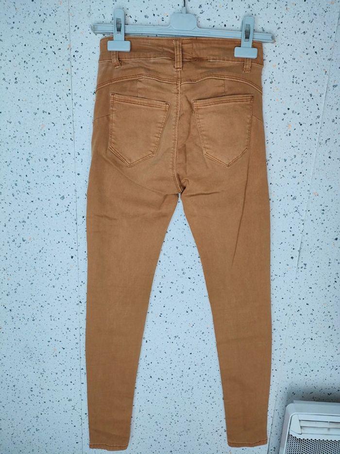 Pantalon slim couleur moutarde taille 36 - photo numéro 2