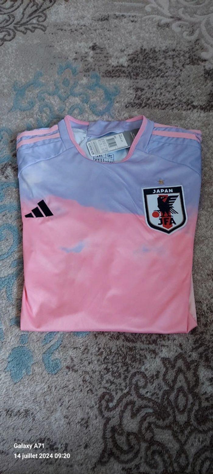 Japon Maillot  rose Domicile 23/24 taille XL neuf dans emballage - photo numéro 1