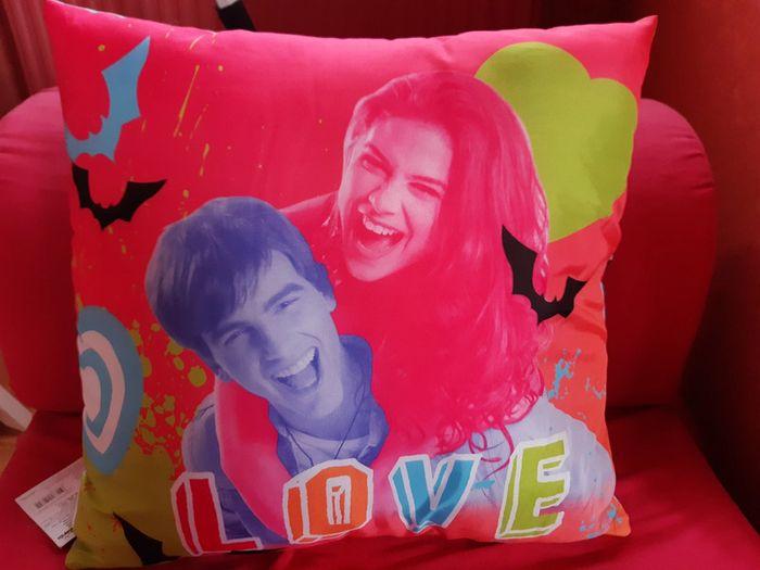 Coussin Chica vampiro neuf - photo numéro 2