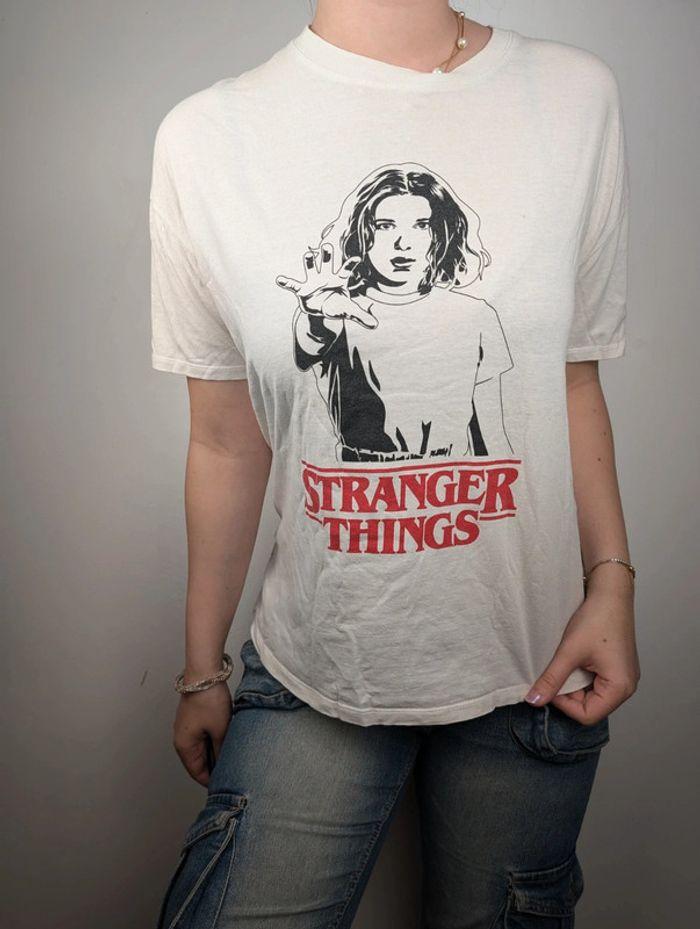 T-shirt long stranger things noir blanc et rouge - photo numéro 4