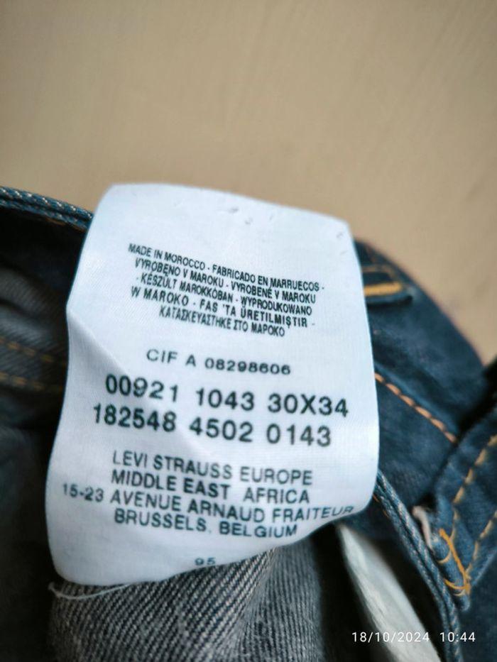 Jean Levi's 921 bleu taille 38( 28us) - photo numéro 4